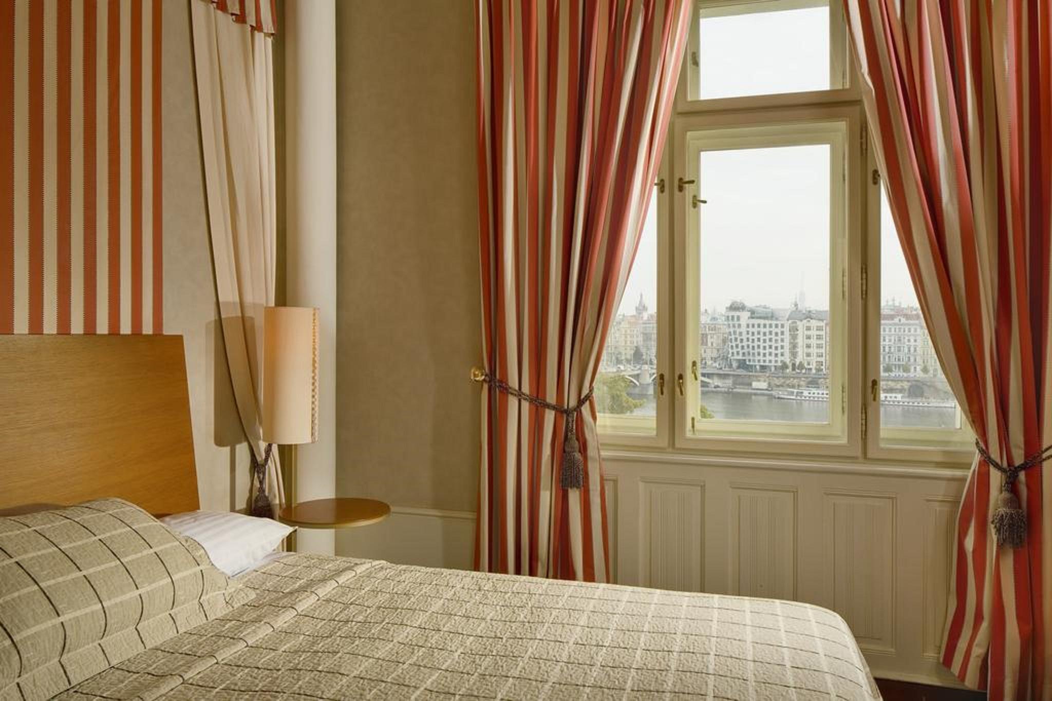 มาแมซอง โฮเทล ริเวอร์ไซด์ ปราก Hotel ภายนอก รูปภาพ A room at the hotel