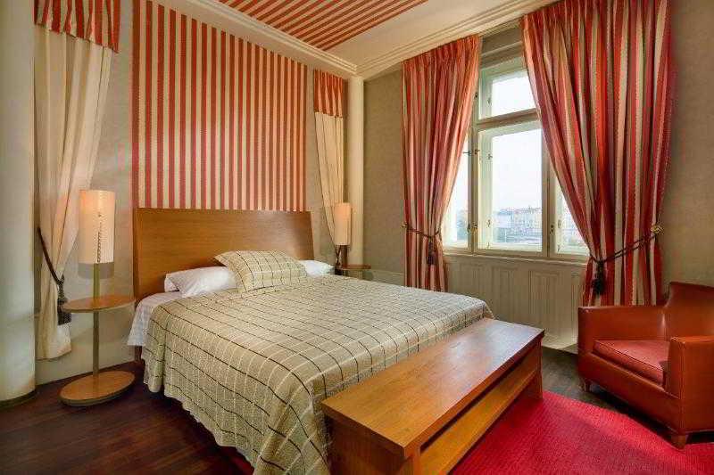 มาแมซอง โฮเทล ริเวอร์ไซด์ ปราก Hotel ภายนอก รูปภาพ A bedroom at the hotel