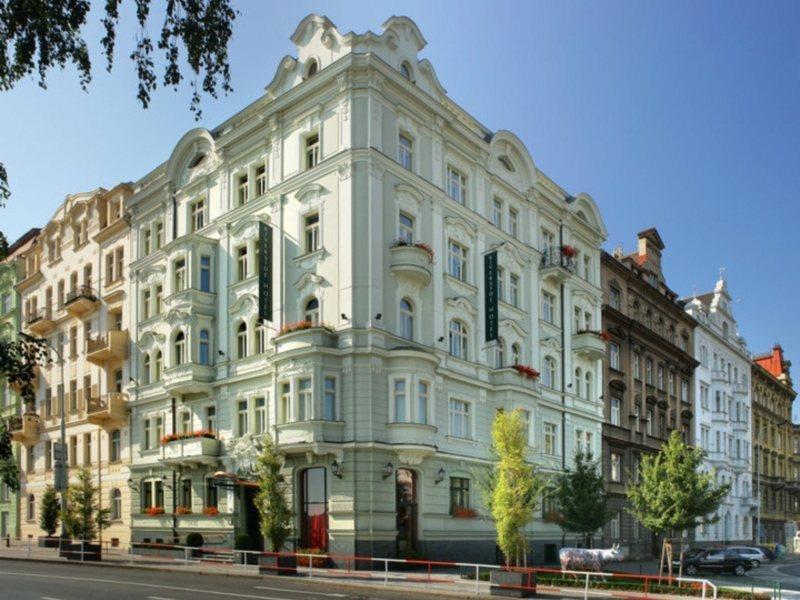 มาแมซอง โฮเทล ริเวอร์ไซด์ ปราก Hotel ภายนอก รูปภาพ The White Eagle Residence